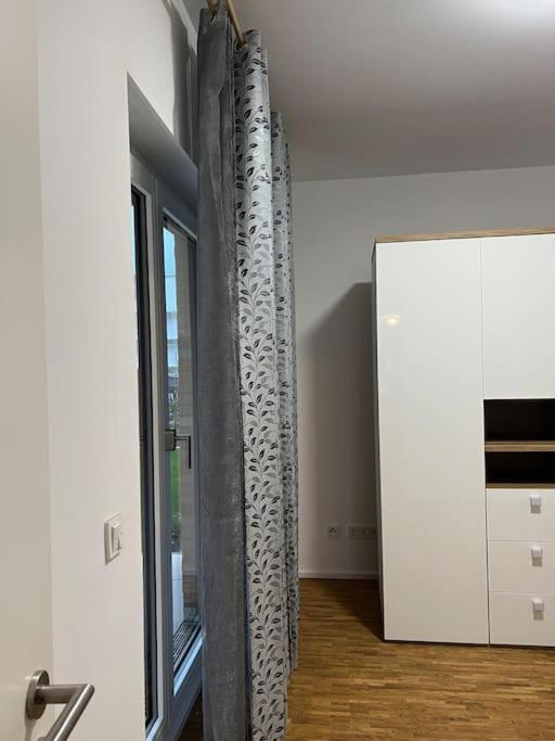Three Bedroom Apartment In City Centre With A Grand Garden Frankfurt am Main Luaran gambar